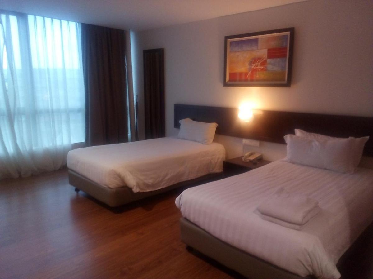 906 Riverside Hotel Malacca Eksteriør bilde